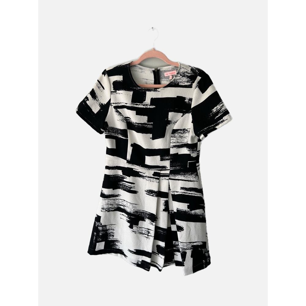re:named Black and White Graphic Short Sleeve Dress Large